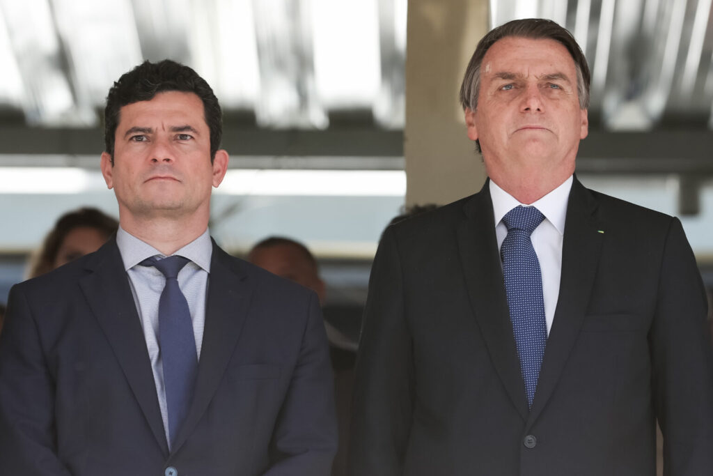 Bolsonaro convida Moro para acompanhá-lo no debate da TV Globo