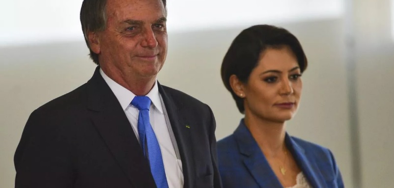 Michelle e Bolsonaro deixam de se seguir nas redes sociais