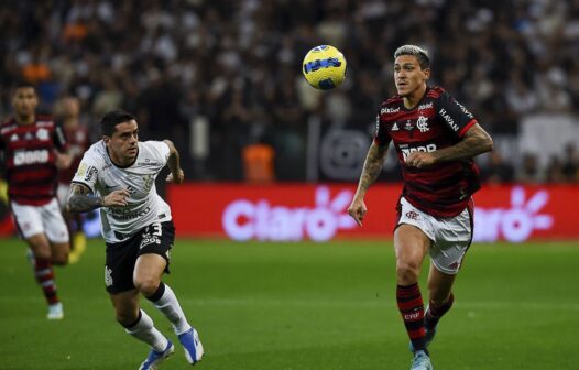 Flamengo e Corinthians buscam título da Copa do Brasil no Maracanã