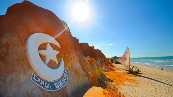 Polícia Militar prende suspeitos de assalto a turistas em Canoa Quebrada