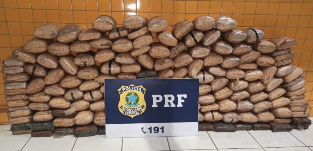 PRF apreende 168 kg de supermaconha, a maior remessa dos últimos cinco anos no Ceará