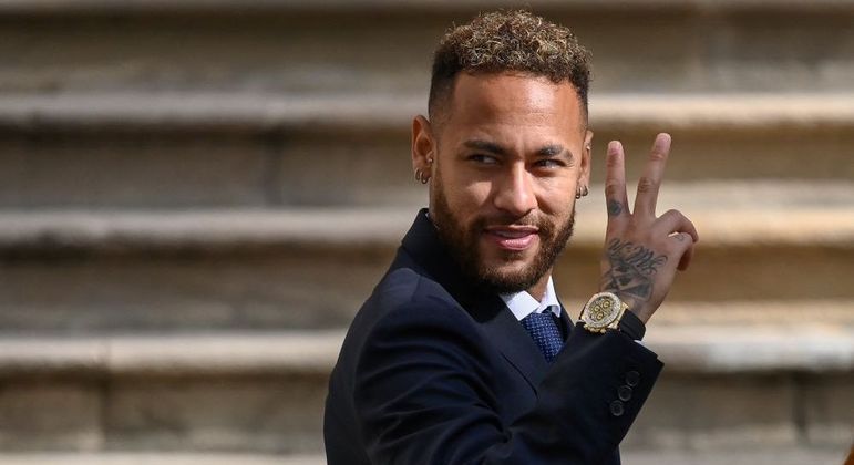 Promotoria da Espanha retira acusações de corrupção contra Neymar no caso de transferência para o Barcelona