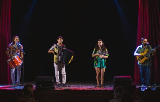 Quarta Cultural apresenta humor e música no palco do Teatro São José