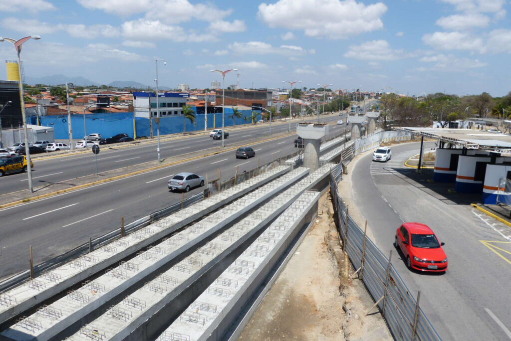 Av. do Aeroporto é interditada para avanço das obras do novo ramal do VLT