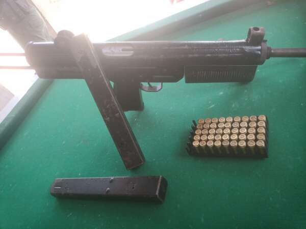 Submetralhadora é apreendida em casa abandonada de Fortaleza