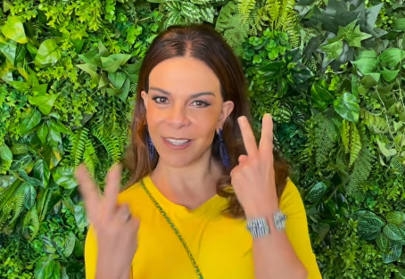 Sula Miranda grava vídeo dançando música pró-Bolsonaro