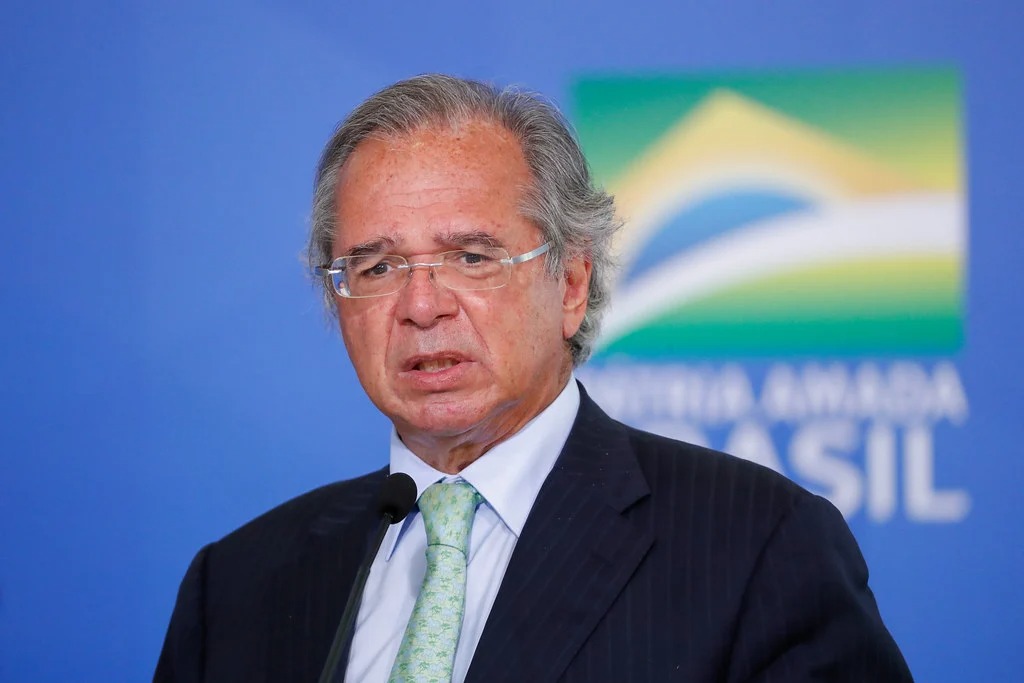 “Tem de falar menos besteira”, diz Paulo Guedes ao rebater críticas do FMI