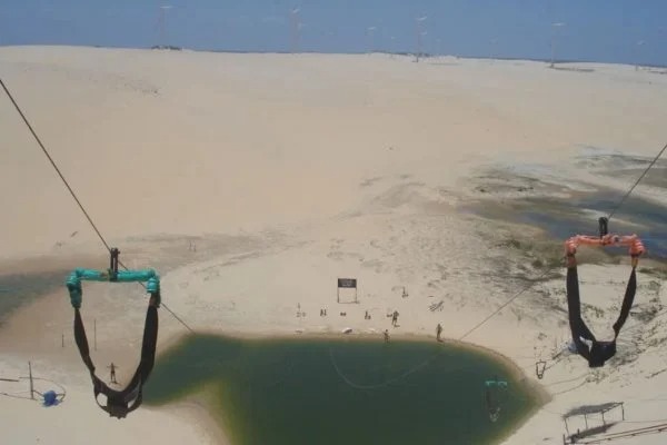 Turista morre em acidente com tirolesa na praia de Canoa Quebrada