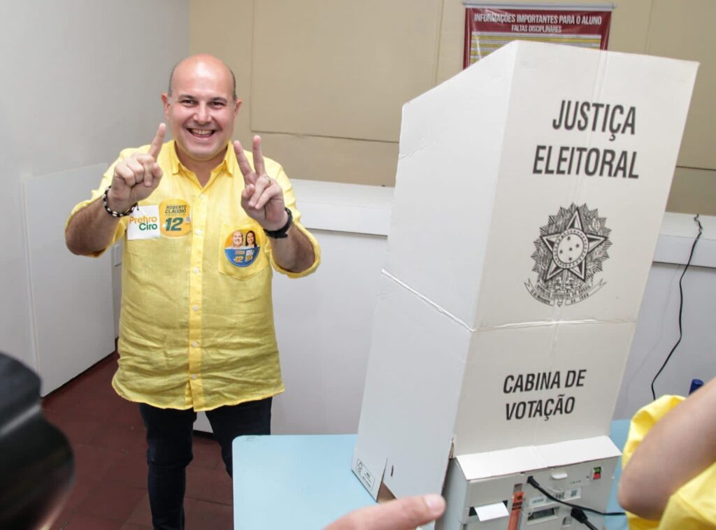 Roberto Cláudio vota em Fortaleza e diz não ‘guardar mágoas’ após quebra de aliança