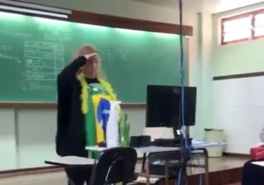 Professora é demitida após fazer saudação nazista em escola no Paraná