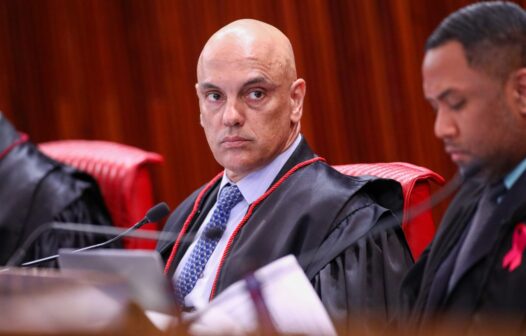 Moraes ordena que PRF e PMs dos Estados desobstruam todas as rodovias