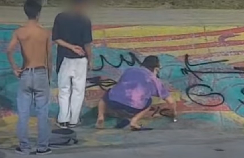 Adolescente é flagrado pichando pista de skate em bairro nobre de Fortaleza