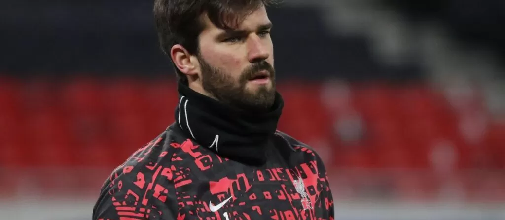 Alisson contraria previsão de técnico e deve reforçar o Liverpool: 'Está disponível'