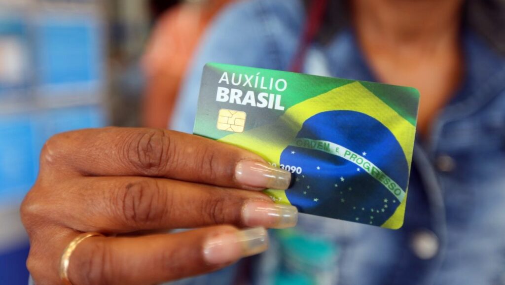 Auxílio Brasil de novembro: calendário de pagamento começa na próxima semana