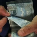 Auxílio de R$ 102 volta a ser pago em dezembro; saiba quem tem direito e como se cadastrar