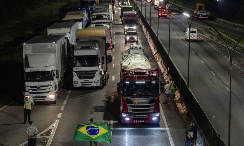 Bloqueios nas rodovias podem afetar transporte de oxigênio para hospitais