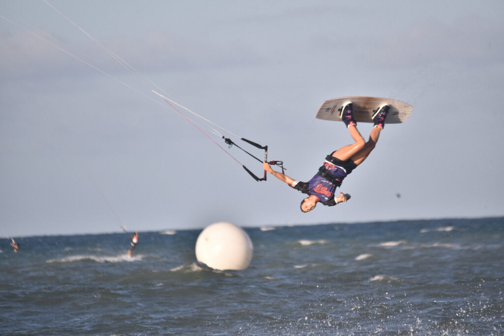 Campeonato Brasileiro de Kitesurf começa domingo (13) na praia do Cumbuco, em Caucaia