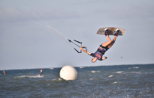 Campeonato Brasileiro de Kitesurf começa domingo (13) na praia do Cumbuco, em Caucaia