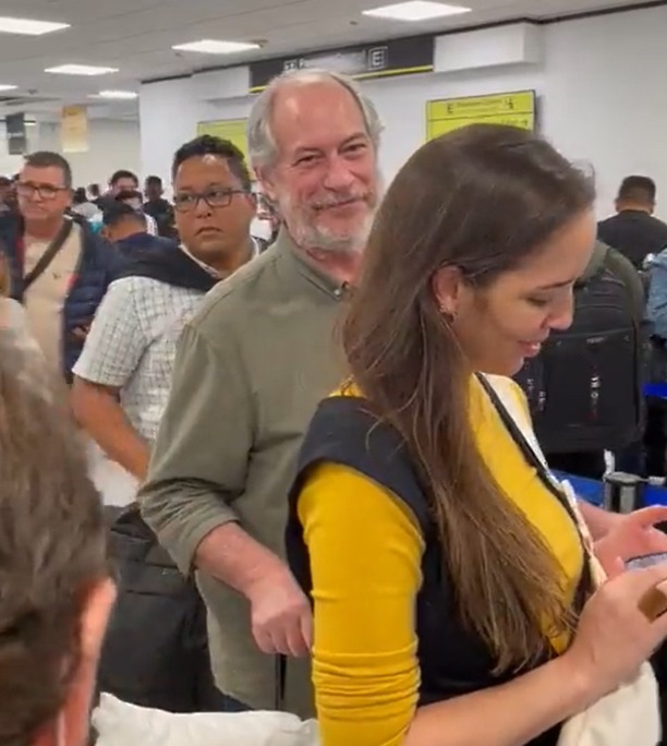 Ciro Gomes é hostilizado por bolsonarista na fila do aeroporto de Miami