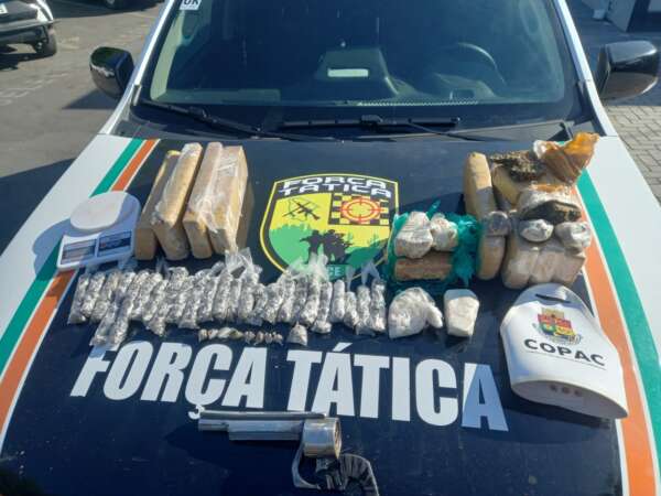 Dupla é presa com cerca de 9kg de drogas em Sobral