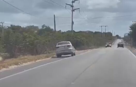 Equipe da TV Cidade evita acidente envolvendo taxista em rodovia do Ceará