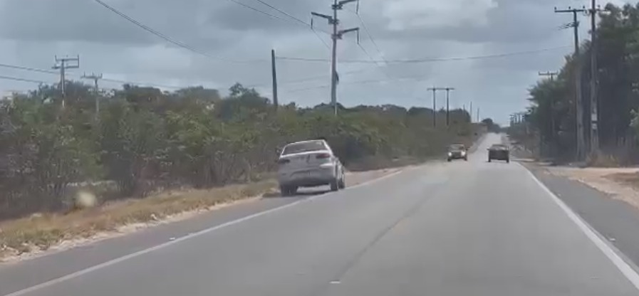 Equipe da TV Cidade evita acidente envolvendo taxista em rodovia do Ceará