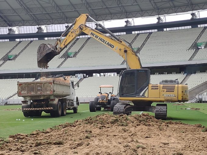 Começa a reforma do gramado do Castelão; obra deve ser concluída em até 90 dias