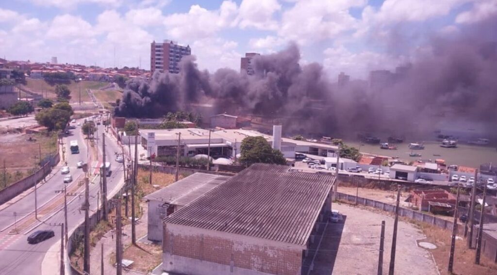 Incêndio é registrado no Mucuripe nesta quinta-feira (24)