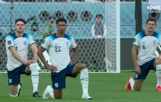 Jogadores da Inglaterra protestam antes de jogo após veto a braçadeiras “One Love”