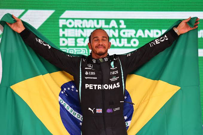 Lewis Hamilton confirma vinda ao Brasil para receber o título de cidadão honorário