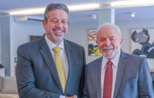 Lula se reúne com Arthur Lira para discutir PEC da Transição