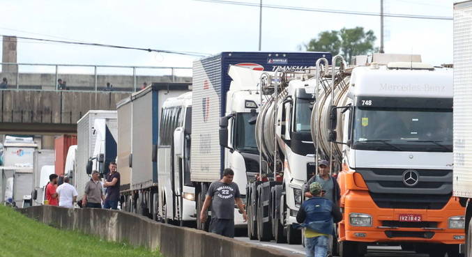 Mais de 70% dos supermercados têm problema de abastecimento, diz Abras