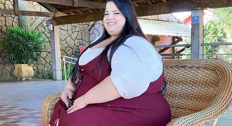 Modelo diz ter sido barrada em voo da Qatar Airways do Líbano para o Brasil por ser ‘gorda demais’