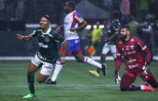 Palmeiras goleia o Fortaleza, em jogo que marcou a festa do título brasileiro