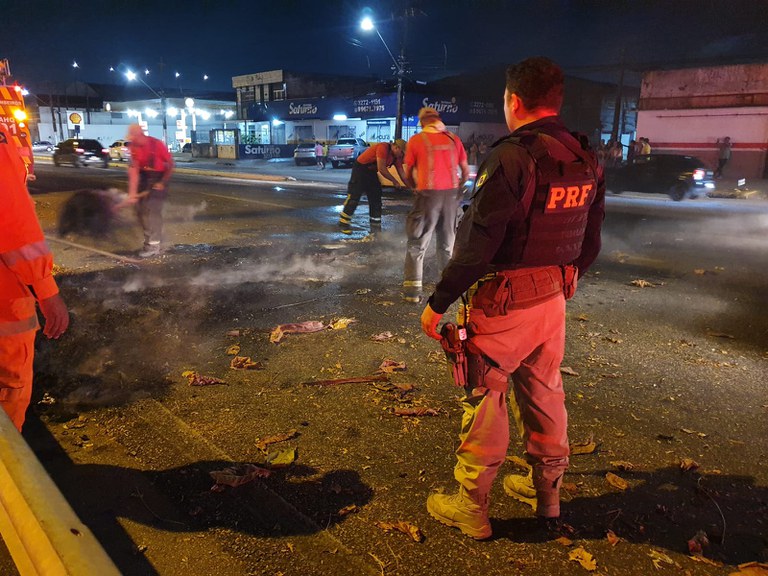 PRF no Ceará aplica mais de R$100 mil reais em multas a veículos utilizados em bloqueios