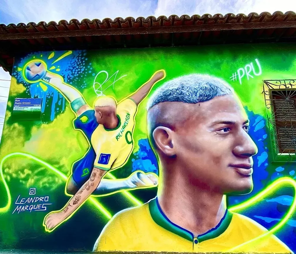 Richarlison compartilha grafite de artista cearense que o homenageou