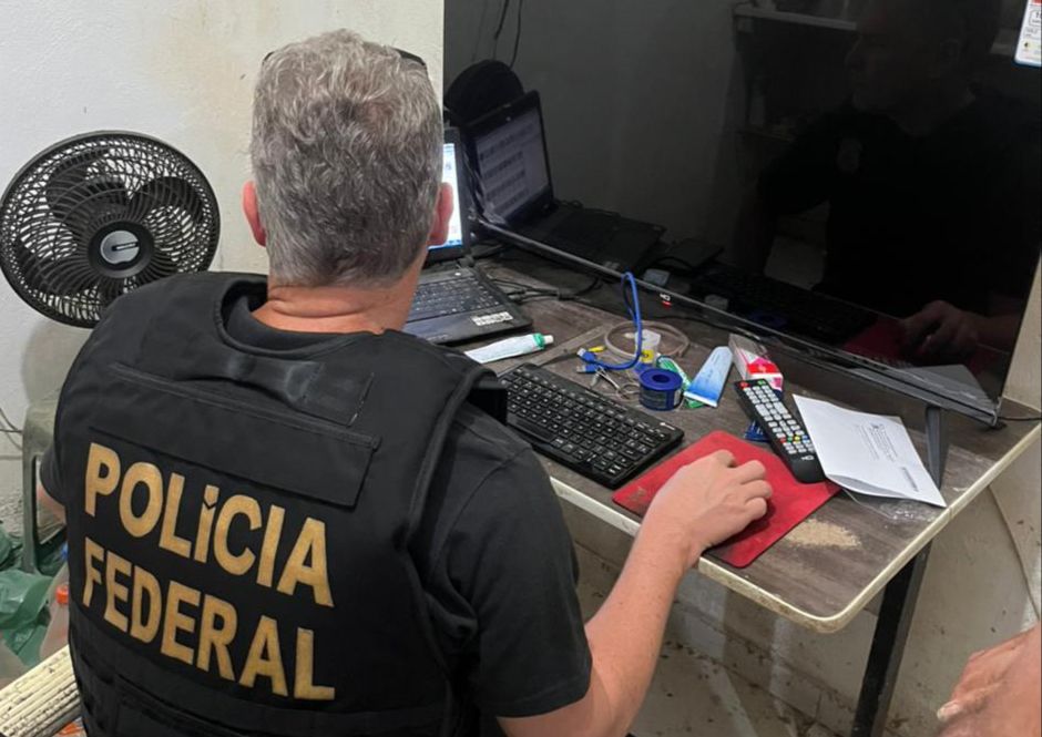 Suspeito de compartilhar 700 arquivos de abusos sexuais de crianças e adolescentes é preso em Fortaleza