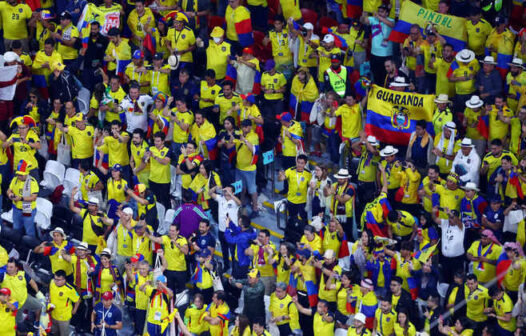 Torcida do Equador viraliza nas redes ao pedir cerveja durante abertura da Copa