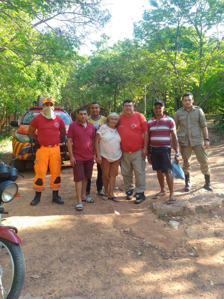 Idosa é resgatada por Bombeiros Militares na Pedra do Santo Sepulcro, em Juazeiro do Norte