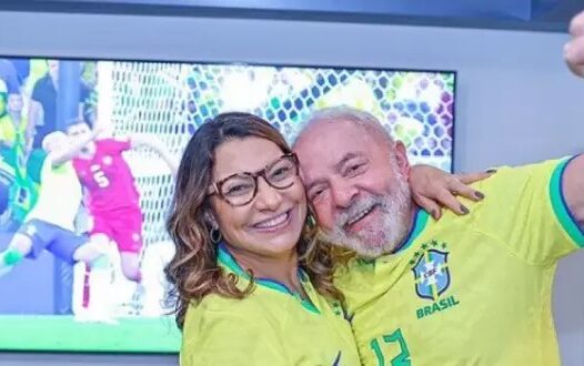 Lula comemora vitória da Seleção Brasileira na estreia da Copa do Mundo