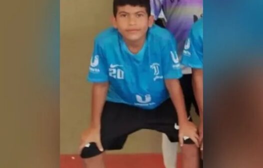 Adolescente é assassinado a tiros na saída de campo de futebol no interior do Ceará