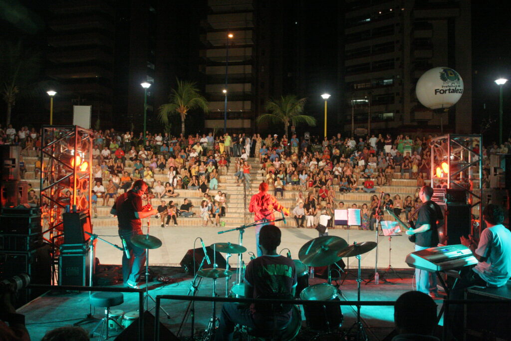 Anfiteatro da Beira-Mar recebe apresentações culturais até quinta-feira (29)