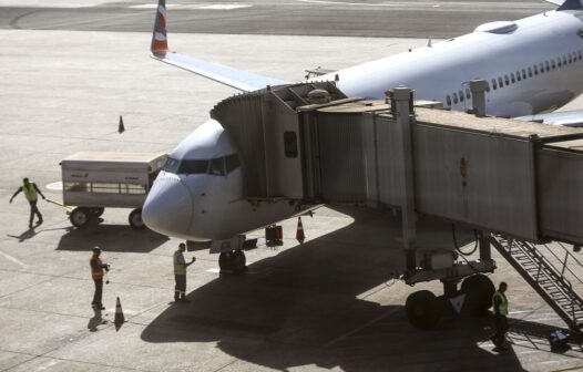 Greve de pilotos e comissários atrasa voos no Aeroporto de Congonhas