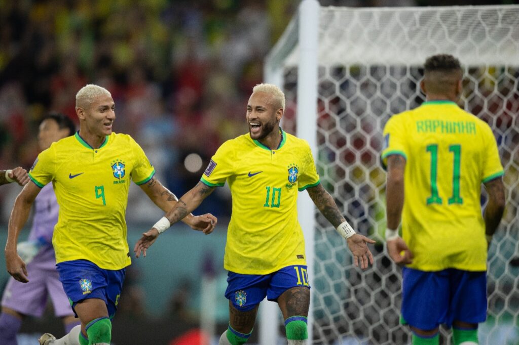 Brasil goleia a Coreia do Sul e enfrenta a Croácia nas quartas de final da Copa