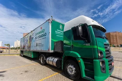 Caminhão do Cidadão leva serviços para comunidades em Pacatuba e São Gonçalo do Amarante