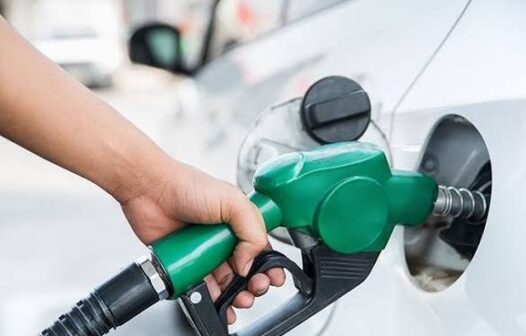 Gasolina tem queda pelo 5º mês consecutivo e atinge R$ 5,27