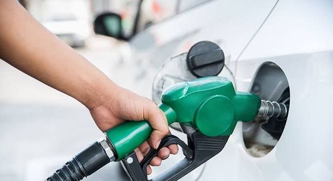 Petrobras anuncia aumento do preço da gasolina e do gás de cozinha a partir desta terça-feira (9)