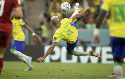 Gol de voleio de Richarlison é eleito o mais bonito da Copa do Catar