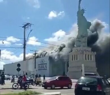 Incêndio destrói loja da Havan em Vitória da Conquista, na Bahia