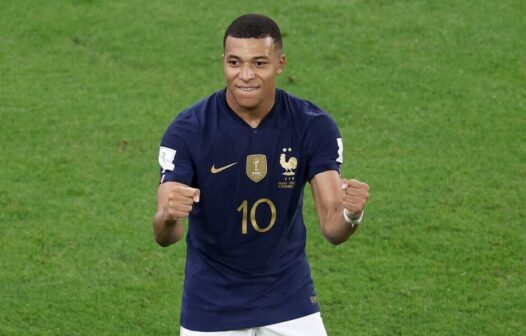 Mbappé se torna o jogador com mais gols em Copas antes dos 24 anos